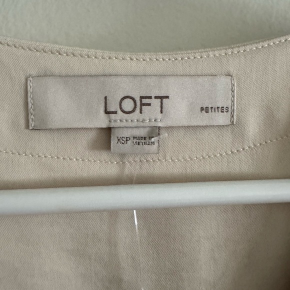 NWT LOFT Women's Beige V-Neck Blouse - Picture 2 of 3